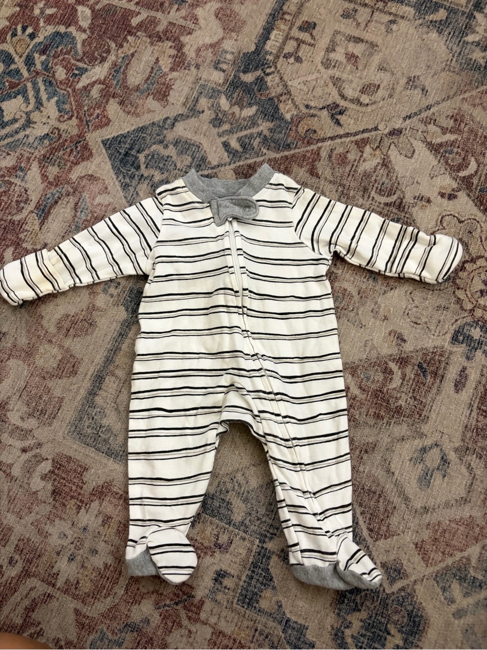 NEST Fragrances White One-Piece Footed Baby Pajamas with Gray Stripes